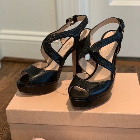 Prada heels in black. Sz 8.5 - Picture 3 of 8